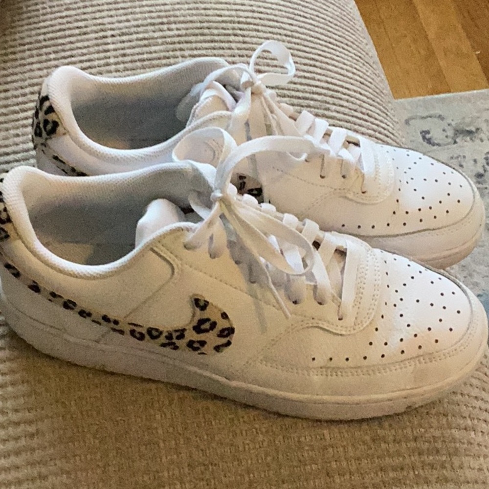 Nike Women’s size 10 sneakers cheetah print